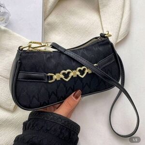 Black Heart Accent Women's Bag